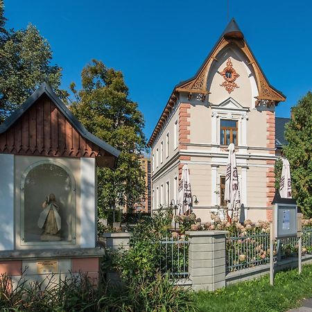 Penzion Vila Machu Kopřivnice Exteriör bild